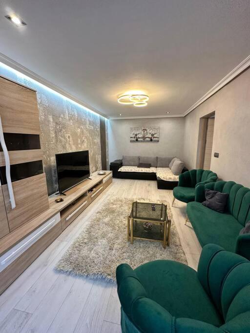 Stylish Apartment In Dambu Târgu-Mureş Dış mekan fotoğraf